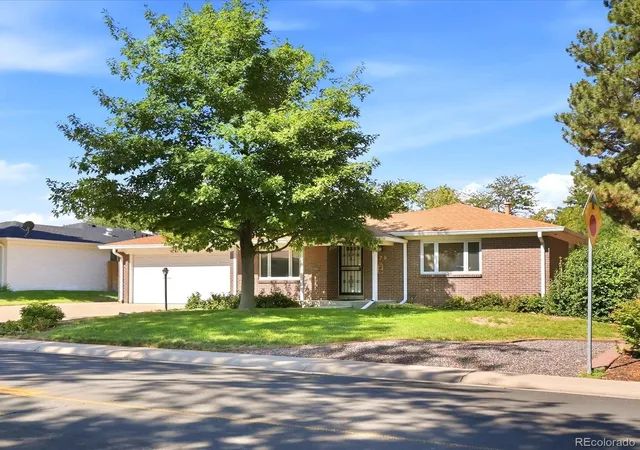Photo 4 of Single family home for sale at 275 Moline St, Aurora, CO 80010 | MLS# 7088853 | Listing updated on 2026-09-06