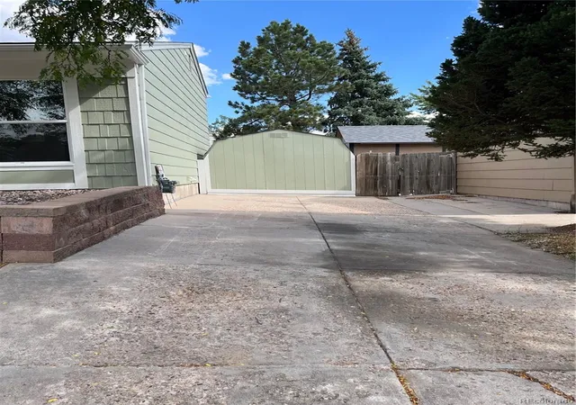 3rd image of 20672 E Batavia Dr, Aurora, CO 80011 | MLS# 6831511