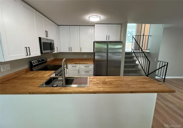 5th image of 20672 E Batavia Dr, Aurora, CO 80011 | MLS# 6831511