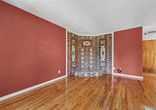 Photo 3 of Single family home for sale at 697 Lupine St, Golden, CO 80401 | MLS# 3544471 | Listing updated on 2026-08-30