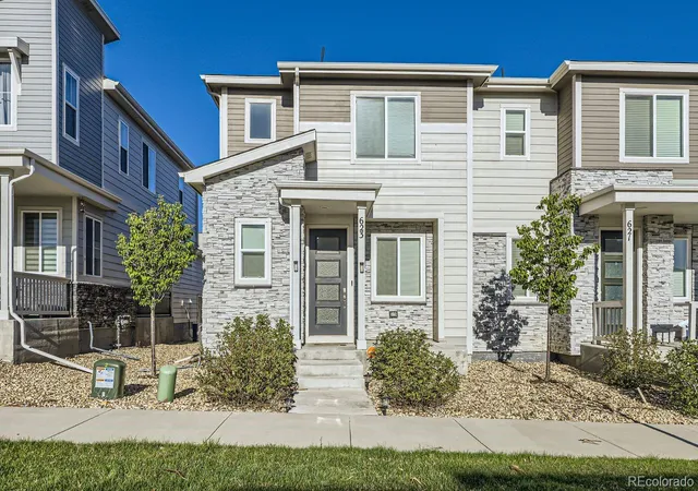 2nd image of 623 S Pitkin Ct, Aurora, CO 80017 | MLS# 8356588