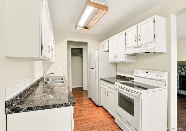 Listing Photo 5 - Condo for sale in building located at 17505 E Mansfield Ave, Aurora, CO 80013 - Unit #1411L
