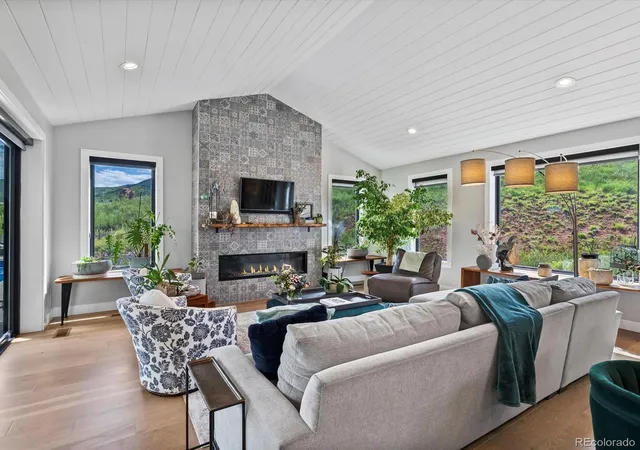 Photo 2 of Single family home for sale at 6560 Crestbrook Dr, Morrison, CO 80465 | MLS# 5069940 | Listing updated on 2026-09-05