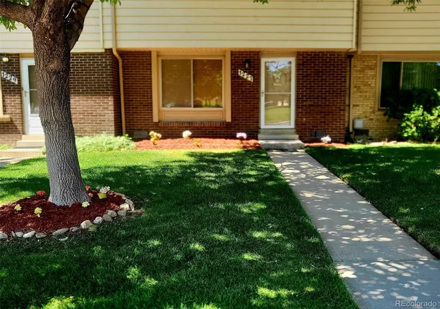 2nd image of 1227 S Uvalda St, Aurora, CO 80012 | MLS# 9614427