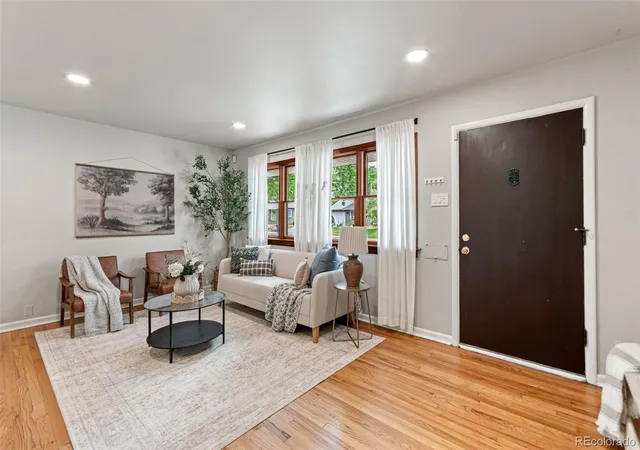 Photo 3 of Single family home for sale at 5140 S Pearl St, Littleton, CO 80121 | MLS# 4093293 | Listing updated on 2026-09-18