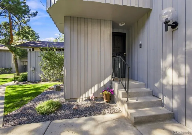 Photo 3 of Townhouse for sale at 2378 Hearth Dr #1, Evergreen, CO 80439 | MLS# 6502000 | Listing updated on 2026-09-19