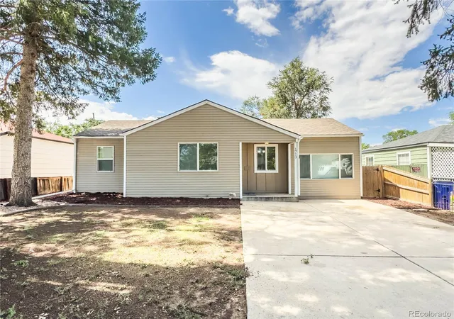 1st image of 1713 Jamaica St, Aurora, CO 80010 | MLS# 4956458
