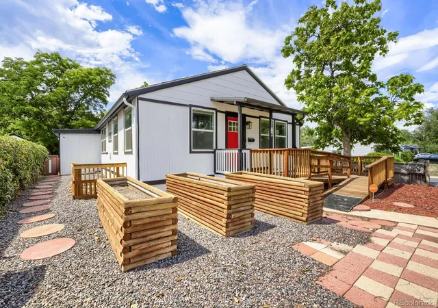 Photo 3 of Single family home for sale at 1187 Syracuse St, Denver, CO 80220 | MLS# 7868219 | Listing updated on 2026-08-29