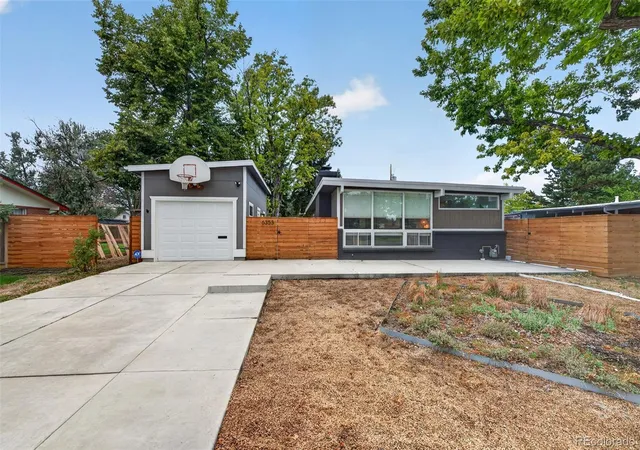 Photo 3 of Single family home for sale at 6353 Kendall St, Arvada, CO 80003 | MLS# 6460400 | Listing updated on 2026-10-08