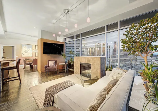 Photo 1 of Condo for sale at 2001 Lincoln St #1121, Denver, CO 80202 | MLS# 5483019 | Listing updated on 2026-09-15