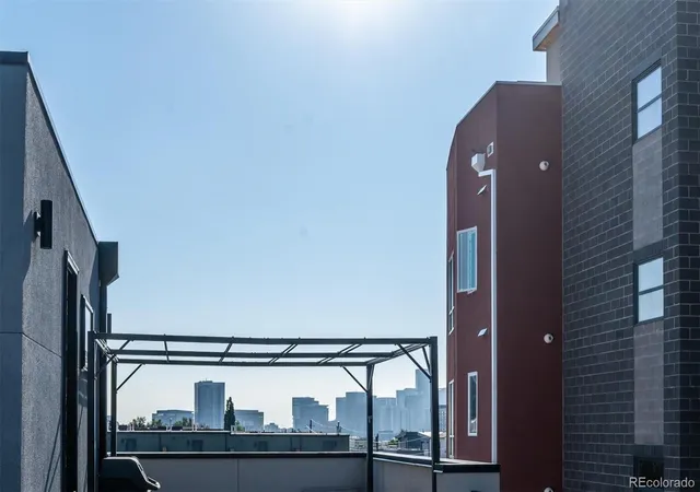 Photo 3 of Townhouse for sale at 2920 W 26Th Ave #5, Denver, CO 80211 | MLS# 2755940 | Listing updated on 2026-08-30
