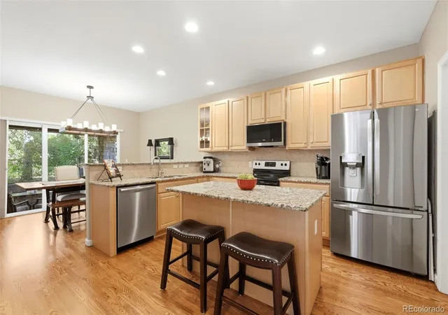 Photo 2 of Single family home for sale at 7147 S Versailles St, Aurora, CO 80016 | MLS# 4383891 | Listing updated on 2026-09-23