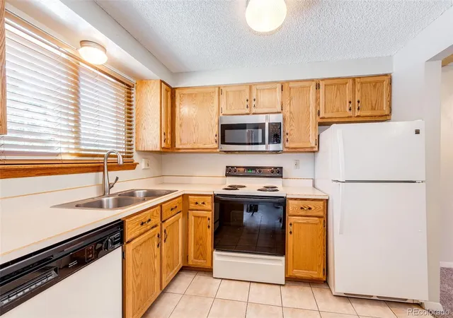 Photo 5 of Condo for sale at 469 E Highline Cir, Littleton, CO 80122 | MLS# 4523280 | Listing updated on 2026-08-30