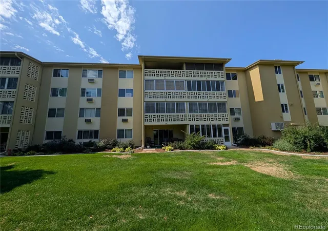 2nd image of 580 S Clinton St #9B, Denver, CO 80247 | MLS# 3915775
