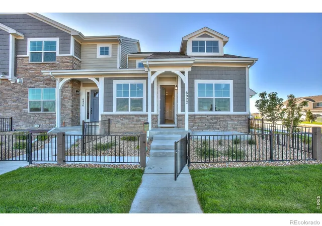 Townhouse for sale at 6922 Autumn Leaf Dr, Timnath, CO 80547 | MLS# IR1067191