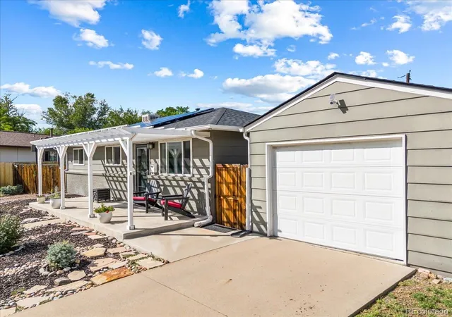 Single family home for sale at 1522 S Hooker St, Denver, CO 80219 | MLS# 8862416