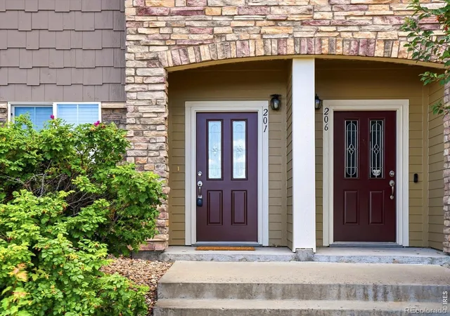 Listing Photo 2 - Condo for sale in building located at 6223 Kilmer Loop, Arvada, CO 80403 - Unit #201