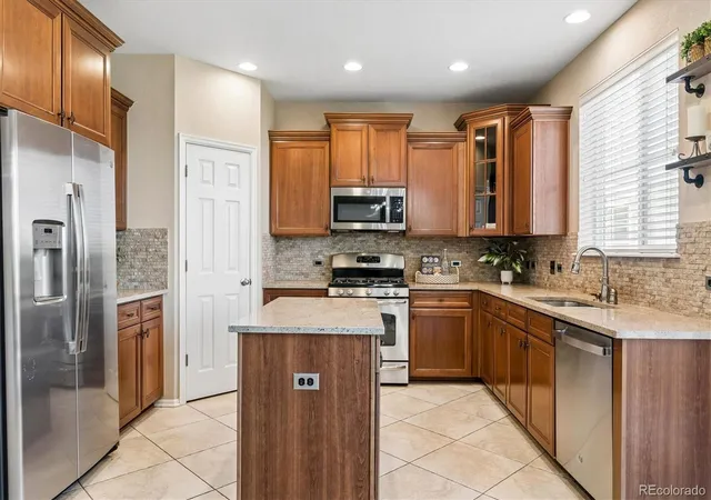 5th image of 10242 Greenfield Cir, Parker, CO 80134 | MLS# 2340643