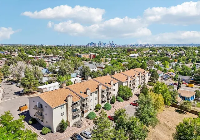 Listing Photo 2 - Condo for sale in building located at 381 S Ames St, Lakewood, CO 80226 - Unit #F303