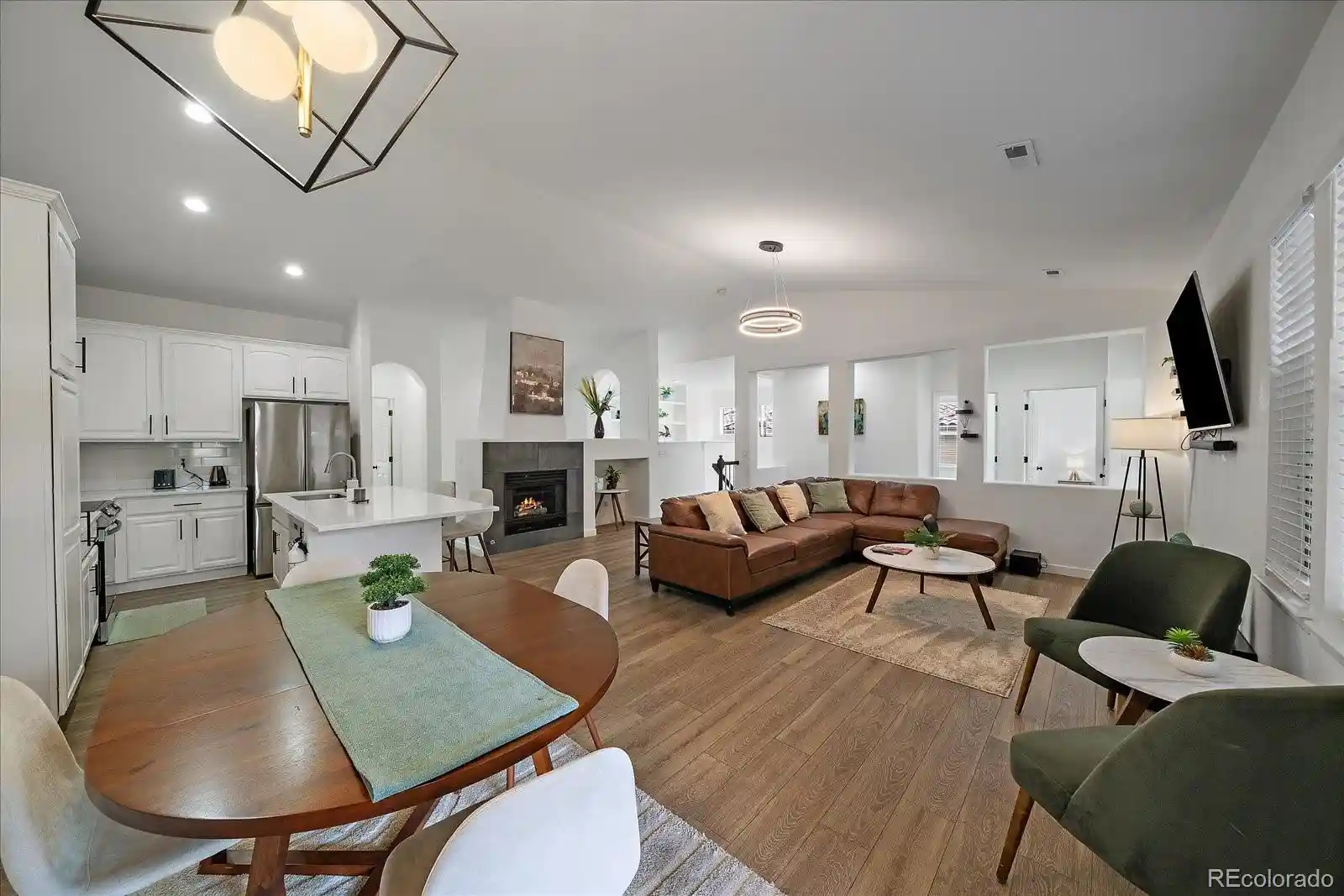 Listing Photo 2 - Condo for sale in 23043 E Ontario Dr located at 23043 E Ontario Dr, Aurora, CO 80016 - Unit #105