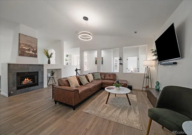 Listing Photo 5 - Condo for sale in building located at 23043 E Ontario Dr, Aurora, CO 80016 - Unit #105