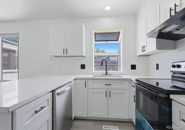 Photo 3 of Single family home for sale at 4660 S Idalia St, Aurora, CO 80015 | MLS# 9970119 | Listing updated on 2026-09-30