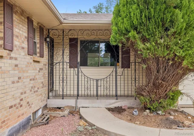 Photo 2 of Sale Pending at 3288 Swadley St, Wheat Ridge, CO 80033 | MLS# 9439137 | Listing updated on 2026-10-07