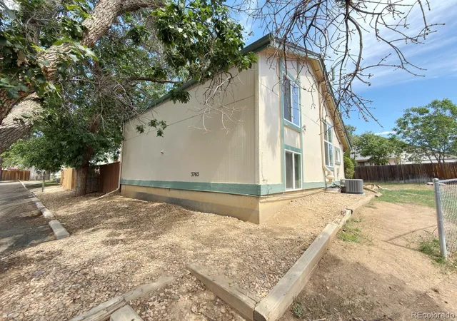 Photo 27 of Single family home for sale at 3762 S Danube Cir, Aurora, CO 80013 | MLS# 2420596 | Listing updated on 2026-08-30