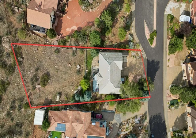 Photo 3 of Single family home for sale at 6 Eagle Nest Ln, Lyons, CO 80540 | MLS# 5247332 | Listing updated on 2026-10-03