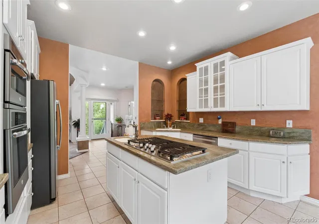 Photo 3 of Single family home for sale at 6 Eagle Nest Ln, Lyons, CO 80540 | MLS# 5247332 | Listing updated on 2026-09-22