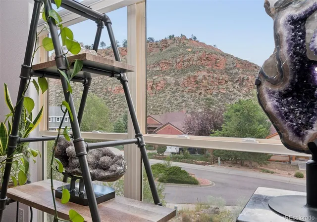 Photo 2 of Single family home for sale at 6 Eagle Nest Ln, Lyons, CO 80540 | MLS# 5247332 | Listing updated on 2026-10-03