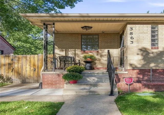 Photo 1 of Single family home for sale at 3863 Perry St, Denver, CO 80212 | MLS# 7692365 | Listing updated on 2026-09-13
