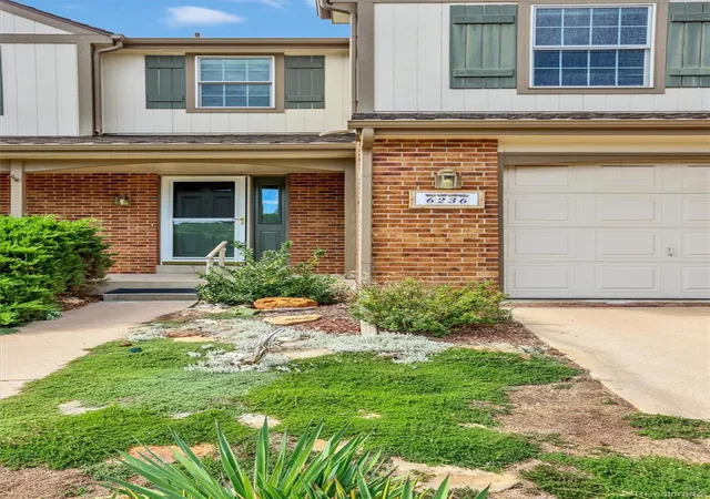 Photo 2 of Townhouse for sale at 6236 E Hinsdale Ave, Centennial, CO 80112 | MLS# 3499604 | Listing updated on 2026-09-30
