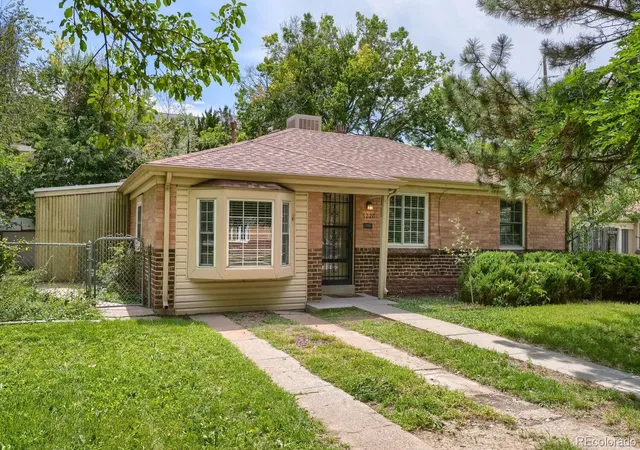 Photo 1 of Single family home for sale at 7220 E 4th Ave, Denver, CO 80220 | MLS# 5708547 | Listing updated on 2026-10-03