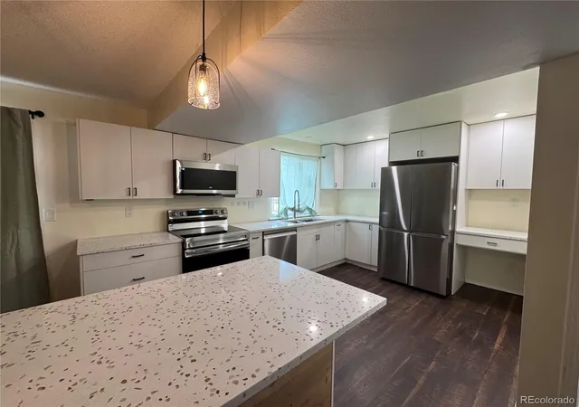 4th image of 19727 E Oxford Dr, Aurora, CO 80013 | MLS# 2383075
