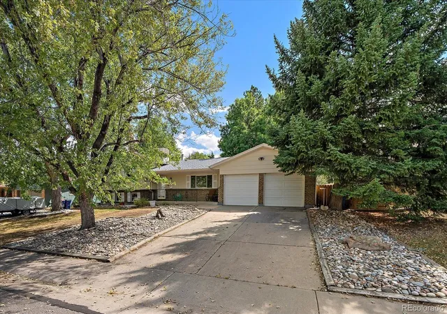 Photo 2 of Single family home for sale at 13582 W Dakota Ave, Lakewood, CO 80228 | MLS# 9354333 | Listing updated on 2026-09-23