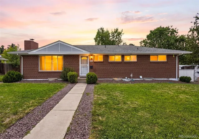 Photo 1 of Single family home for sale at 6985 S Ash Cir, Littleton, CO 80122 | MLS# 7496699 | Listing updated on 2026-08-28