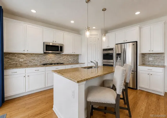 4th image of 1013 Pinecliff Dr, Erie, CO 80516 | MLS# 8979623