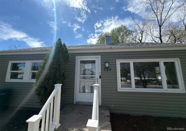Photo 3 of Single family home for sale at 725 E Las Animas St, Colorado Springs, CO 80903 | MLS# 8250883 | Listing updated on 2026-09-23