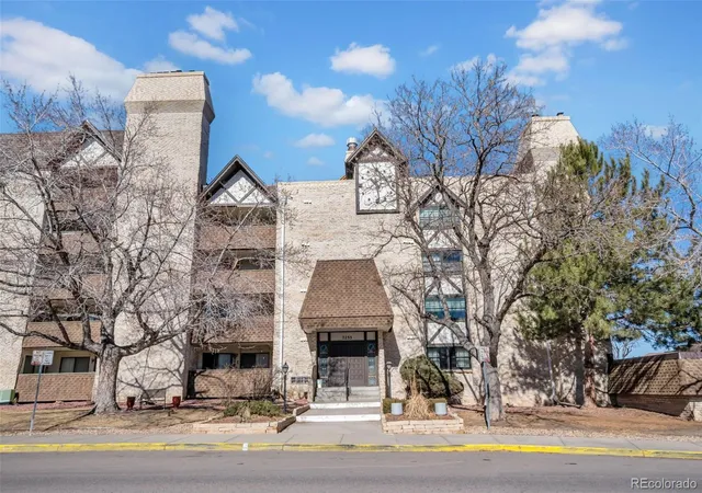 Listing Photo 2 - Condo for sale in building located at 7255 E Quincy Ave, Denver, CO 80237 - Unit #309