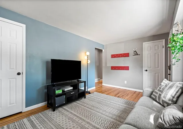 Photo 3 of Single family home for sale at 1605 S Cape St, Lakewood, CO 80232 | MLS# 2392435 | Listing updated on 2026-10-07