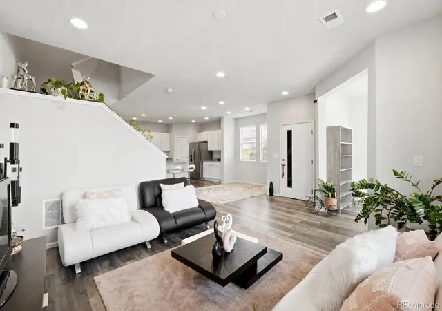 Photo 4 of Townhouse for sale at 16291 Bolling Dr, Denver, CO 80239 | MLS# 3322447 | Listing updated on 2026-10-04