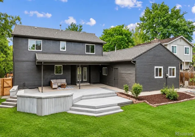 Photo 2 of Single family home for sale at 7570 S Reed Ct, Littleton, CO 80128 | MLS# 3308392 | Listing updated on 2026-10-09