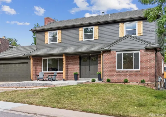 Photo 3 of Single family home for sale at 7570 S Reed Ct, Littleton, CO 80128 | MLS# 3308392 | Listing updated on 2026-10-08