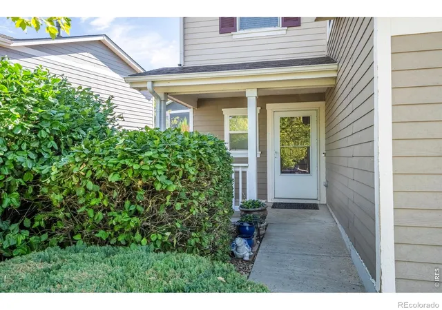 Photo 3 of Single family home for sale at 10586 Durango Pl, Longmont, CO 80504 | MLS# IR1067301 | Listing updated on 2026-09-16