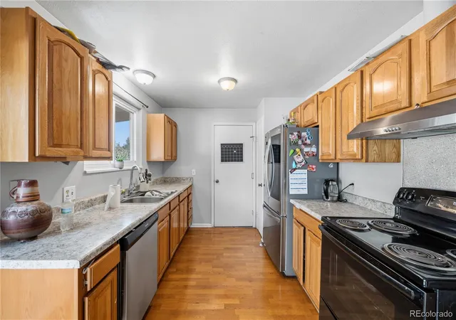 3rd image of 1110 S Salida Wy, Aurora, CO 80017 | MLS# 7338120