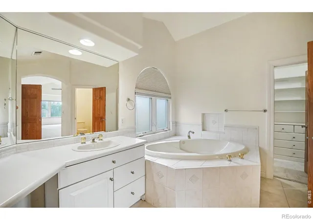 Photo 4 of Single family home for sale at 1690 Brown Ct, Longmont, CO 80503 | MLS# IR1067308 | Listing updated on 2026-10-04