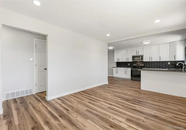 Photo 3 of Single family home for sale at 9241 Aspen Dr, Thornton, CO 80229 | MLS# 5411123 | Listing updated on 2026-08-27