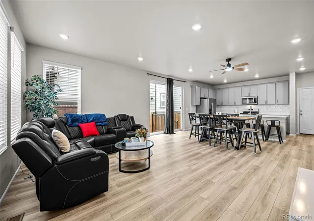 3rd image of 737 N Tempe St, Aurora, CO 80018 | MLS# 3471453