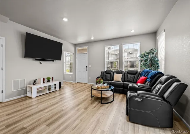 5th image of 737 N Tempe St, Aurora, CO 80018 | MLS# 3471453